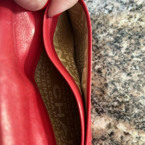 ❤️CHANEL BI FOLD LUCKY CHARM WALLET - Picture 8 of 13